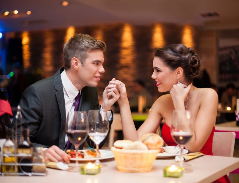 Paying the Bill for the Date with a Russian Woman is Considered Good Etiquette