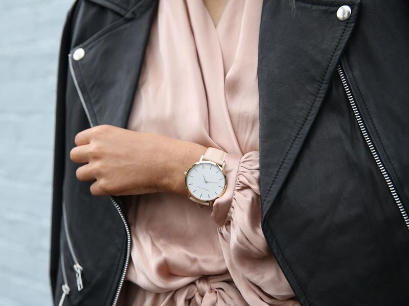 Choose an elegant accessory as a gift for a watch lover
