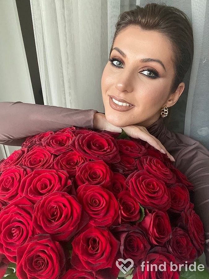 Blog Why is it important to give flowers to a woman ???? by CHOOSE🔥ME